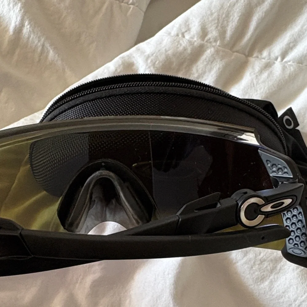Oakley Kato Vibrant Blue/purplish Goggles with Black Case